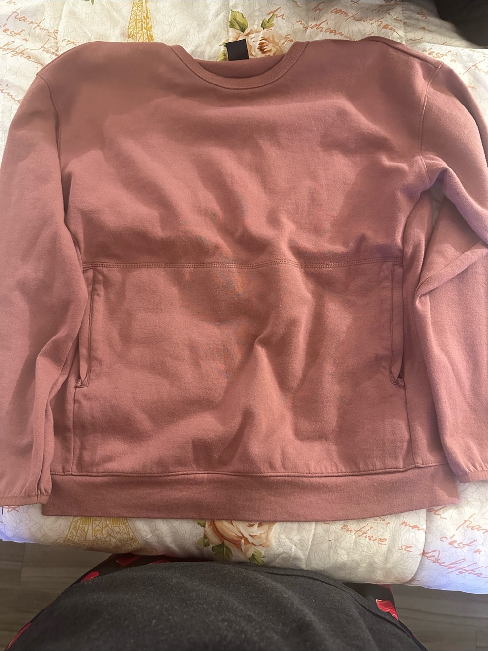 GAP Men's Rose Crewneck Sweatshirt